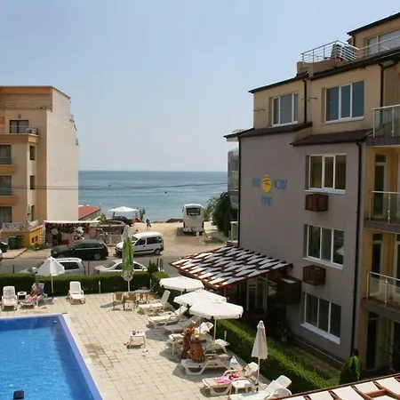 Sunny House Family Апартаменты Равда